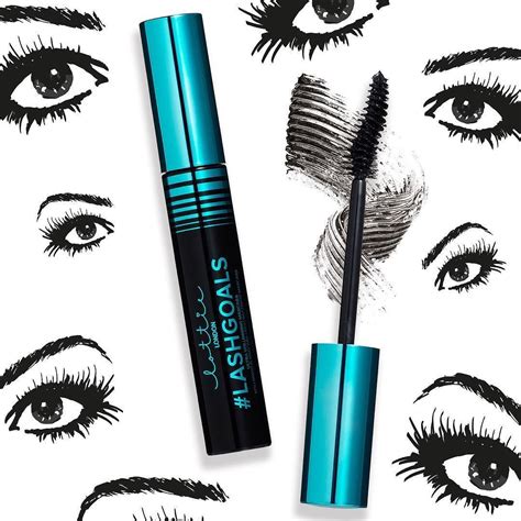 Experience the Power of Black Magic with Dazzling Wand Highly Volumising Mascara